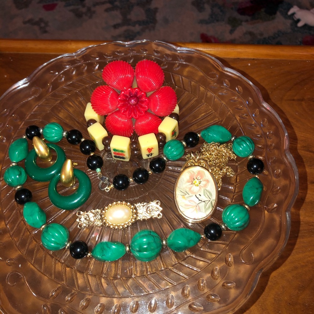 6 Piece Lot of Vintage Estate Retro Jewelry